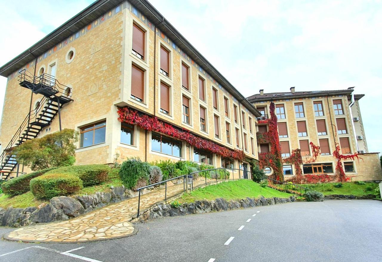 Los Acebos Arriondas Exterior photo